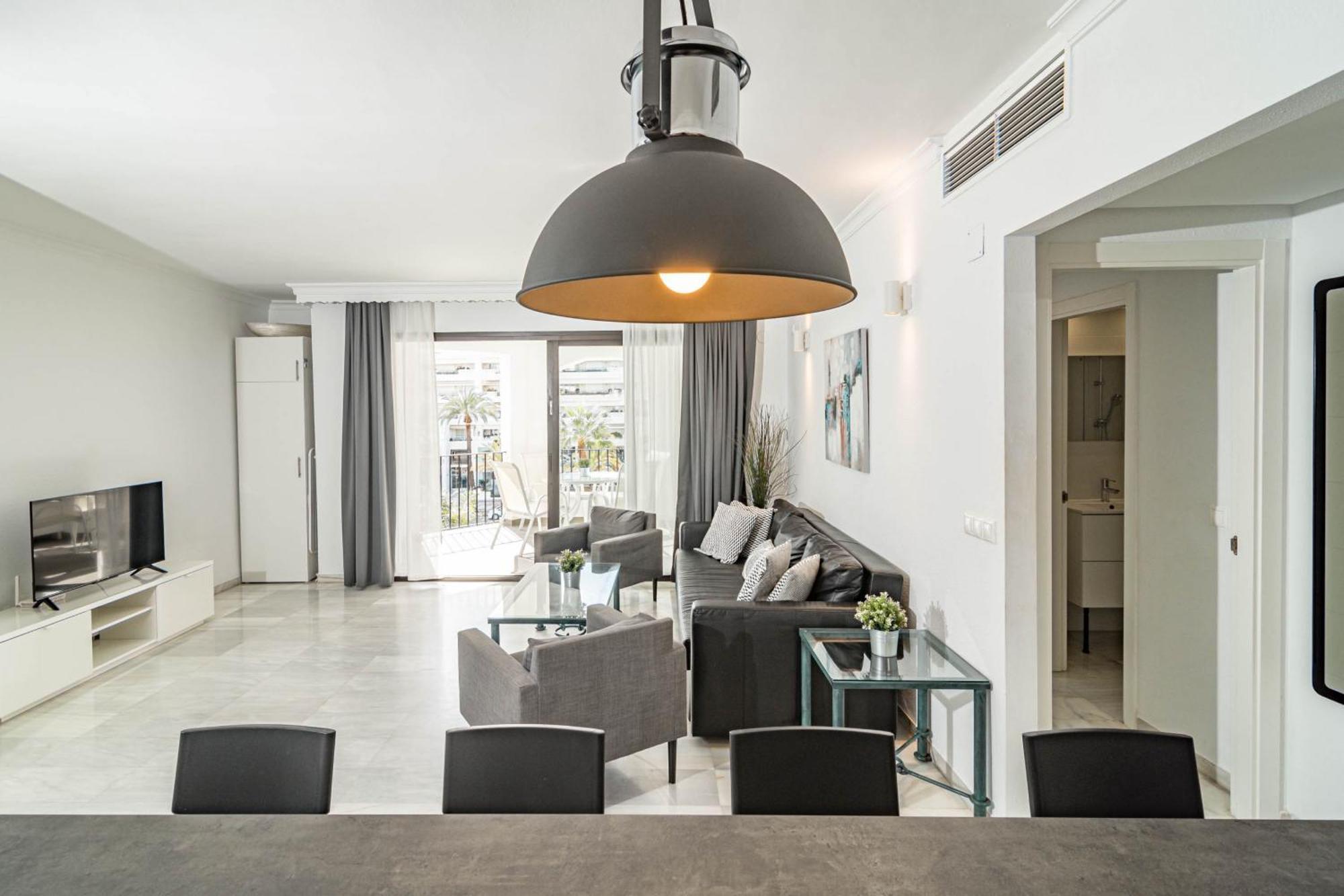 Harbor Getaway In The Heart Of Puerto Banus With Walking Dictance To Everything 马尔韦利亚 外观 照片